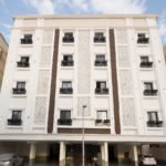 الصورة تعرض واجهة عمارة بحي السلامة